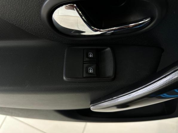 Renault Logan II Рестайлинг с пробегом 2019 года, цена 1 350 000 рублей, 99430 км, седан, Автокод Объявления
