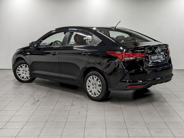 Hyundai Solaris II Рестайлинг с пробегом 2021 года, цена 1 450 000 рублей, 158101 км, седан, Автокод Объявления