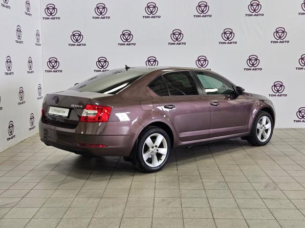 Skoda Octavia III (A7) Рестайлинг с пробегом 2018 года, цена 1 592 000 рублей, 209435 км, лифтбек, Автокод Объявления