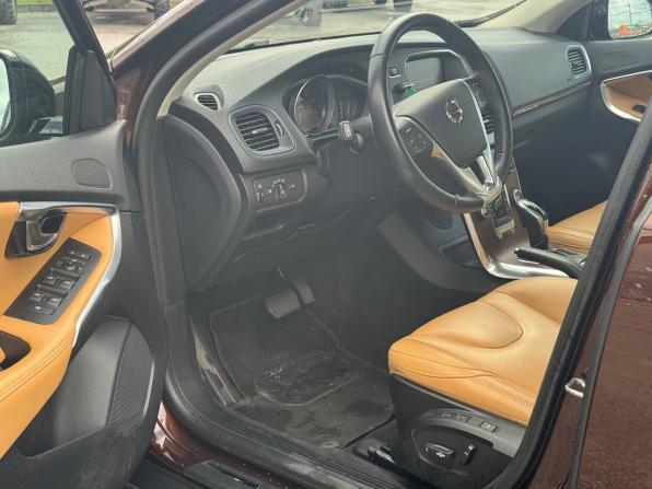 Volvo V40 Cross Country I Рестайлинг с пробегом 2019 года, цена 1 990 000 рублей, 95595 км, хэтчбек, Автокод Объявления