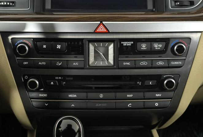 Hyundai Genesis II с пробегом 2015 года, цена 1 850 000 рублей, 163395 км, седан, Автокод Объявления
