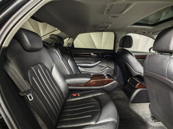 Audi A8 III (D4) с пробегом 2011 года, цена 1 015 000 рублей, 549688 км, седан, Автокод Объявления