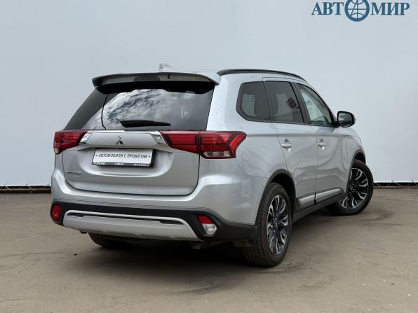Mitsubishi Outlander III Рестайлинг 3 с пробегом 2021 года, цена 2 470 000 рублей, 49623 км, внедорожник, Автокод Объявления