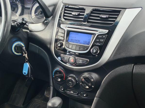 Hyundai Solaris I с пробегом 2011 года, цена 609 000 рублей, 122050 км, седан, Автокод Объявления