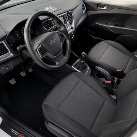 Hyundai Solaris II с пробегом 2017 года, цена 1 060 000 рублей, 194638 км, седан, Автокод Объявления