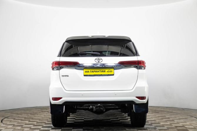 Toyota Fortuner II с пробегом 2018 года, цена 2 839 000 рублей, 327900 км, внедорожник, Автокод Объявления