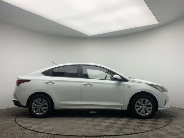 Hyundai Solaris II Рестайлинг с пробегом 2020 года, цена 1 049 000 рублей, 141113 км, седан, Автокод Объявления