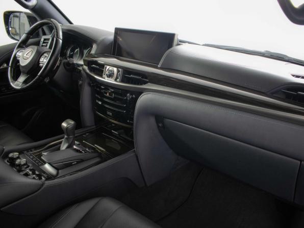 Lexus LX III Рестайлинг 2 с пробегом 2018 года, цена 9 334 277 рублей, 45500 км, внедорожник, Автокод Объявления