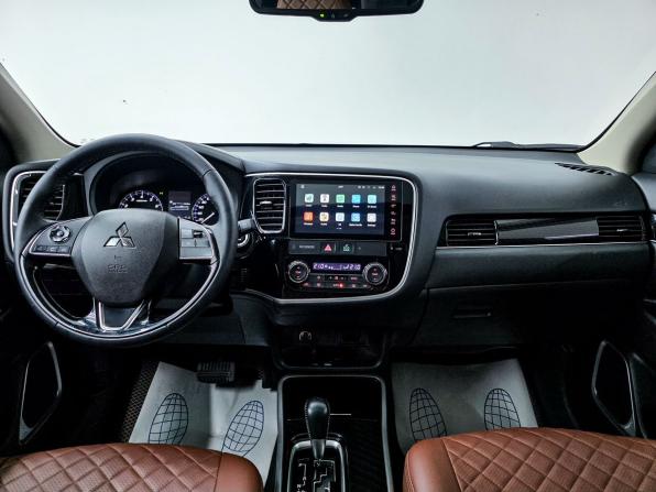 Mitsubishi Outlander III Рестайлинг 3 с пробегом 2022 года, цена 2 439 000 рублей, 63267 км, внедорожник, Автокод Объявления