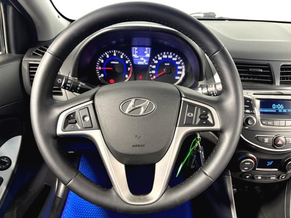 Hyundai Solaris I Рестайлинг с пробегом 2015 года, цена 1 040 000 рублей, 89328 км, седан, Автокод Объявления