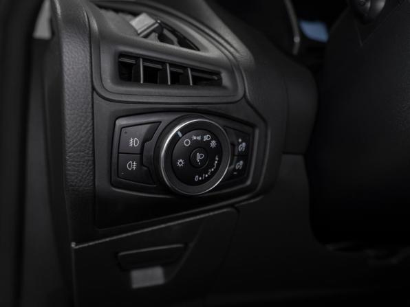 Ford Focus III Рестайлинг с пробегом 2017 года, цена 1 290 000 рублей, 64057 км, седан, Автокод Объявления