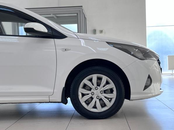 Hyundai Solaris II Рестайлинг с пробегом 2021 года, цена 1 699 000 рублей, 54345 км, седан, Автокод Объявления