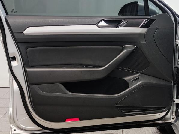 Volkswagen Passat B8 с пробегом 2015 года, цена 1 800 000 рублей, 134010 км, седан, Автокод Объявления