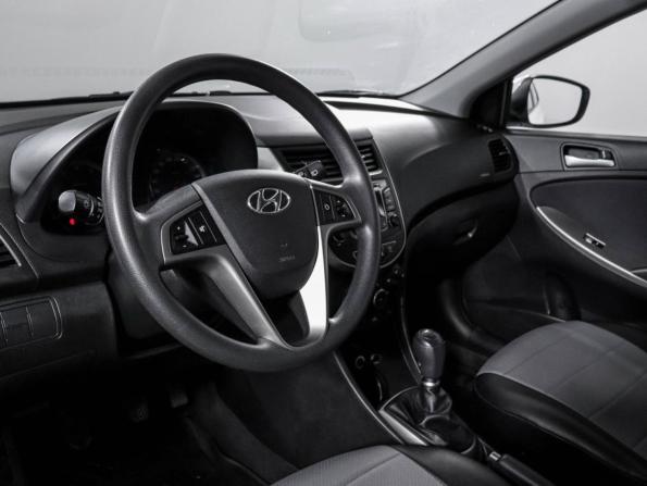 Hyundai Solaris I Рестайлинг с пробегом 2016 года, цена 949 000 рублей, 86053 км, хэтчбек, Автокод Объявления