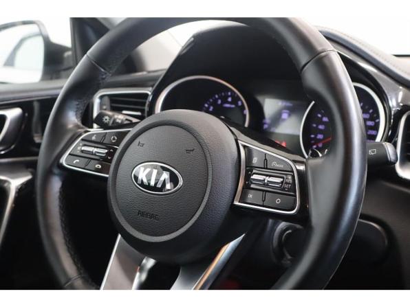 Kia Ceed III с пробегом 2018 года, цена 1 299 000 рублей, 258715 км, хэтчбек, Автокод Объявления