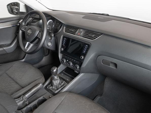 Skoda Octavia III (A7) Рестайлинг с пробегом 2019 года, цена 1 838 658 рублей, 155300 км, лифтбек, Автокод Объявления