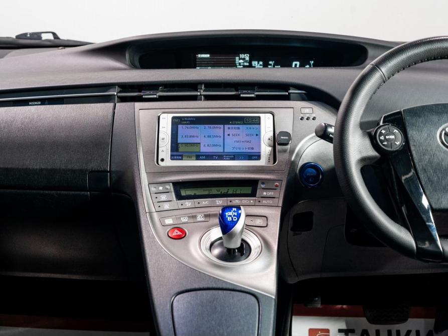 Toyota Prius III Рестайлинг (XW30) Чита  - изображение 9