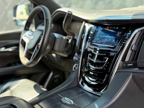 Cadillac Escalade IV с пробегом 2015 года, цена 3 500 000 рублей, 162800 км, внедорожник, Автокод Объявления