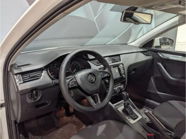 Skoda Octavia III (A7) с пробегом 2015 года, цена 1 335 000 рублей, 232000 км, лифтбек, Автокод Объявления