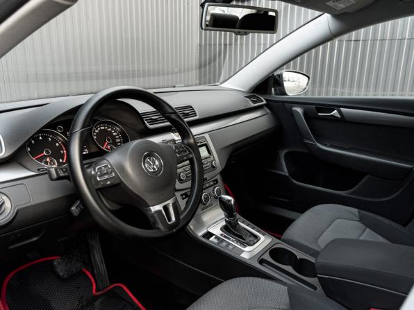 Volkswagen Passat B7 с пробегом 2012 года, цена 1 050 000 рублей, 229783 км, седан, Автокод Объявления