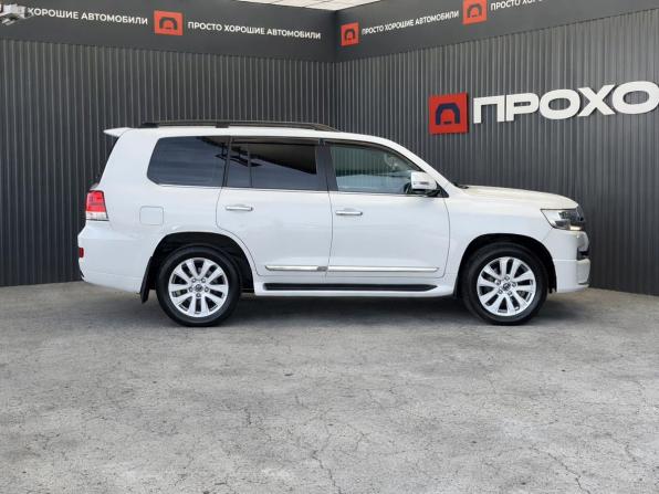 Toyota Land Cruiser 200 Series Рестайлинг 2 с пробегом 2017 года, цена 7 677 000 рублей, 74541 км, внедорожник, Автокод Объявления
