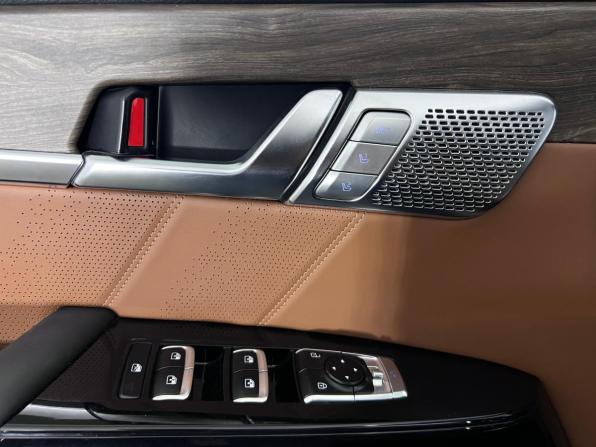 Kia Mohave I Рестайлинг 2 с пробегом 2022 года, цена 6 250 000 рублей, 41980 км, внедорожник, Автокод Объявления