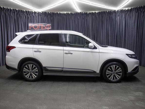 Mitsubishi Outlander III Рестайлинг 3 с пробегом 2018 года, цена 2 349 000 рублей, 91000 км, внедорожник, Автокод Объявления