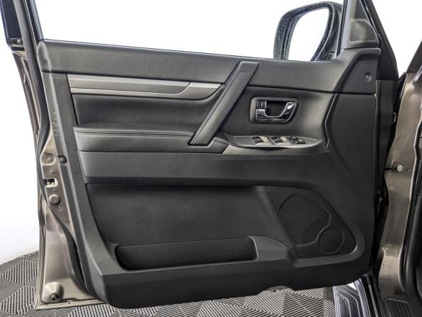 Mitsubishi Pajero IV Рестайлинг 2 с пробегом 2015 года, цена 2 590 000 рублей, 141320 км, внедорожник, Автокод Объявления