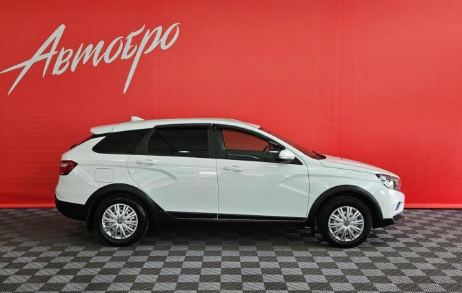 Lada (ВАЗ) Vesta I с пробегом 2021 года, цена 1 377 000 рублей, 60451 км, универсал, Автокод Объявления
