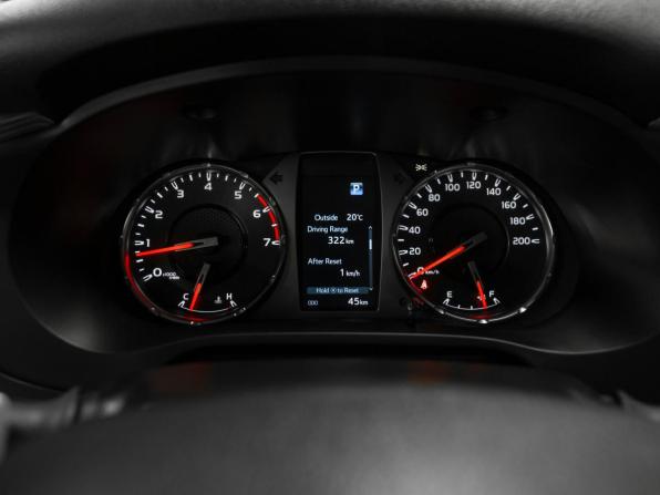 Toyota Hilux VIII Рестайлинг 2 с пробегом 2026 года, цена 7 750 000 рублей, 45 км, пикап, Автокод Объявления