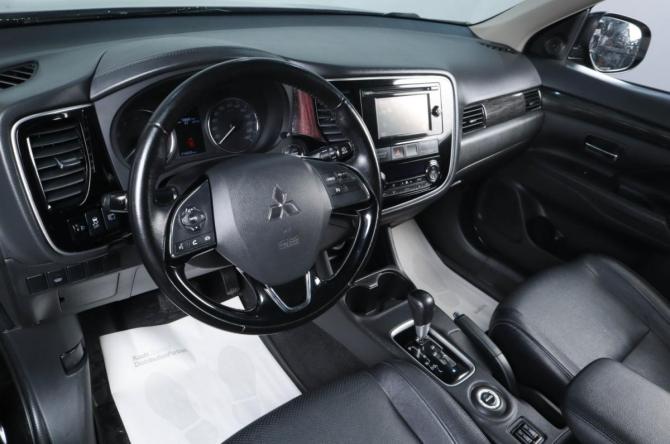 Mitsubishi Outlander III Рестайлинг 2 с пробегом 2016 года, цена 1 659 000 рублей, 214000 км, внедорожник, Автокод Объявления