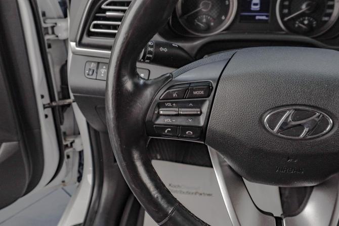 Hyundai Avante VI Рестайлинг с пробегом 2019 года, цена 1 549 000 рублей, 89000 км, седан, Автокод Объявления