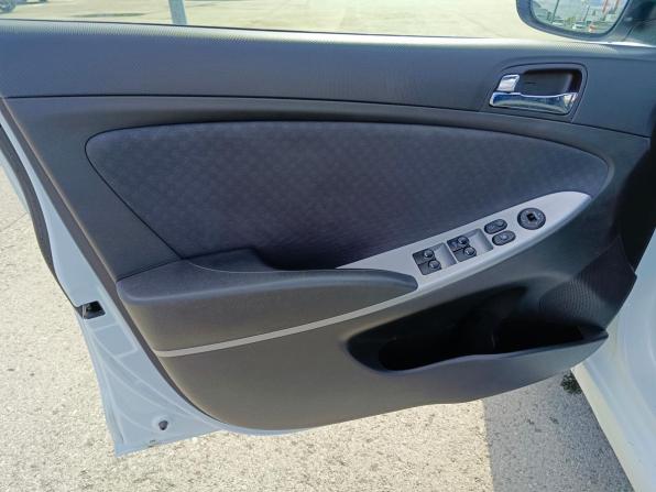 Hyundai Solaris I Рестайлинг с пробегом 2014 года, цена 799 995 рублей, 121333 км, хэтчбек, Автокод Объявления