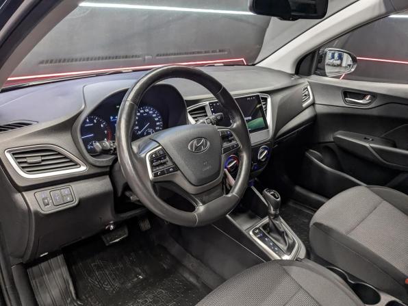 Hyundai Solaris II с пробегом 2017 года, цена 1 260 000 рублей, 118170 км, седан, Автокод Объявления