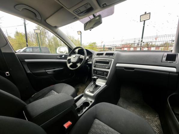 Skoda Octavia II (A5) Рестайлинг с пробегом 2012 года, цена 424 900 рублей, 235623 км, лифтбек, Автокод Объявления