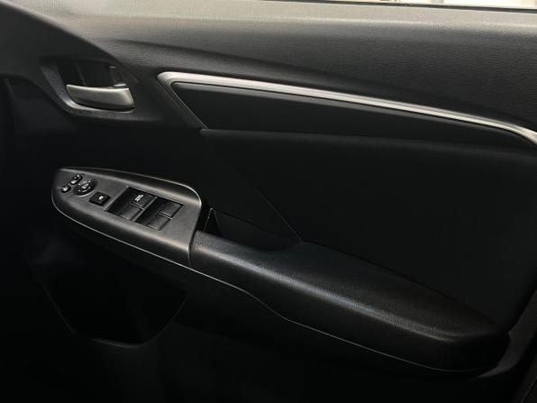 Honda Fit III с пробегом 2016 года, цена 990 000 рублей, 128449 км, хэтчбек, Автокод Объявления