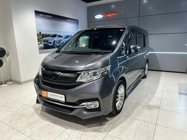 Honda Stepwgn V