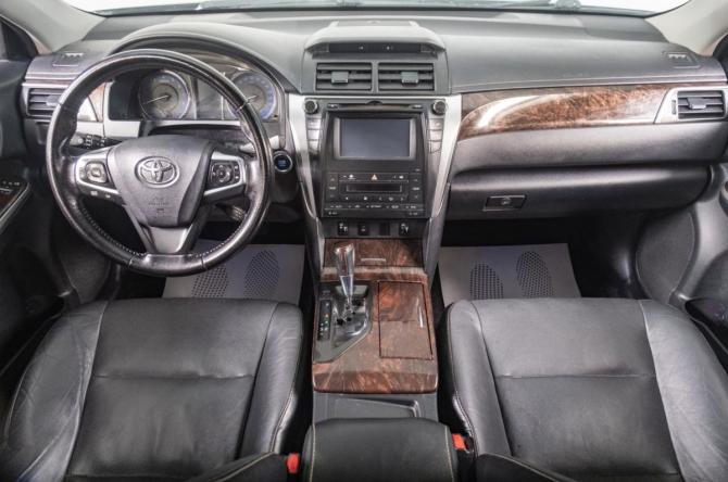 Toyota Camry VII (XV50) Рестайлинг с пробегом 2015 года, цена 2 189 000 рублей, 124000 км, седан, Автокод Объявления