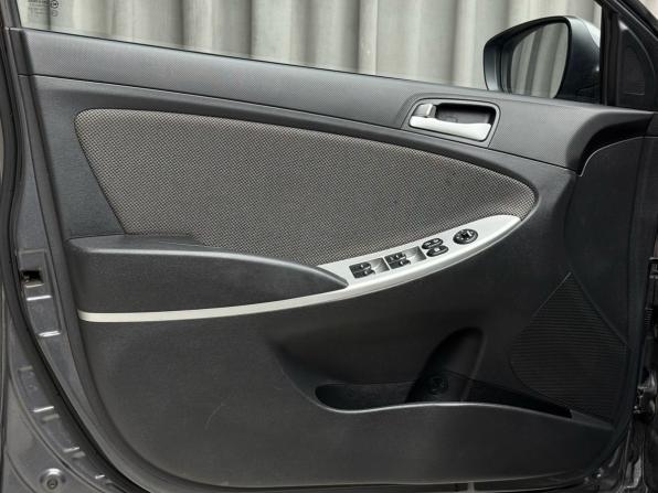 Hyundai Solaris I с пробегом 2013 года, цена 899 000 рублей, 117888 км, седан, Автокод Объявления