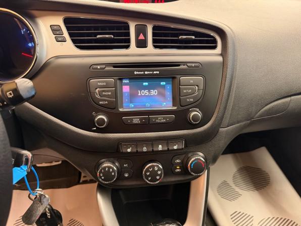 Kia Ceed II с пробегом 2013 года, цена 949 000 рублей, 255000 км, универсал, Автокод Объявления