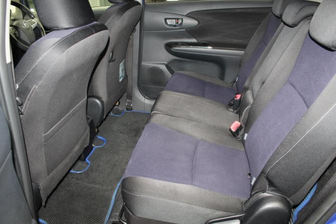Toyota Wish II Рестайлинг с пробегом 2012 года, цена 1 229 000 рублей, 158000 км, минивэн, Автокод Объявления