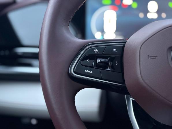 Geely Monjaro I с пробегом 2023 года, цена 3 395 000 рублей, 30000 км, внедорожник, Автокод Объявления