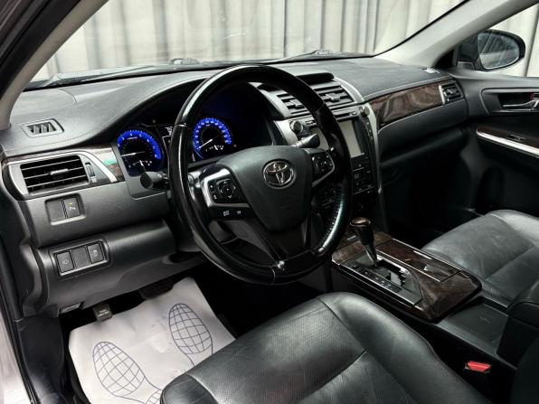 Toyota Camry VII (XV50) Рестайлинг с пробегом 2015 года, цена 2 329 000 рублей, 111559 км, седан, Автокод Объявления