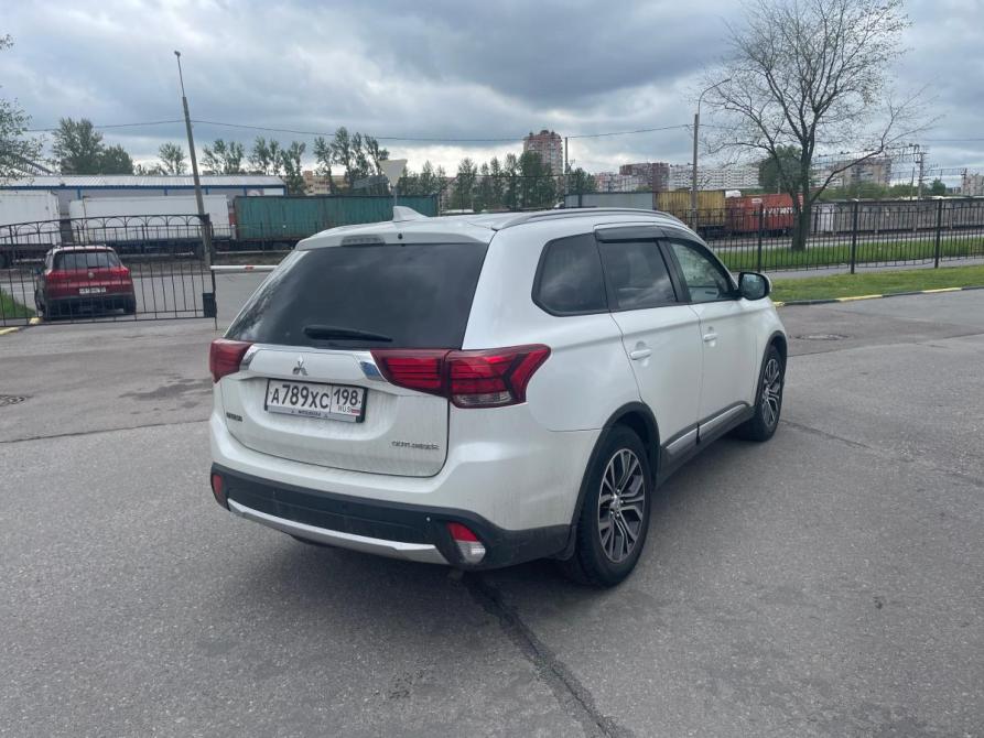 Mitsubishi Outlander III Рестайлинг 2 Санкт-Петербург  - изображение 7