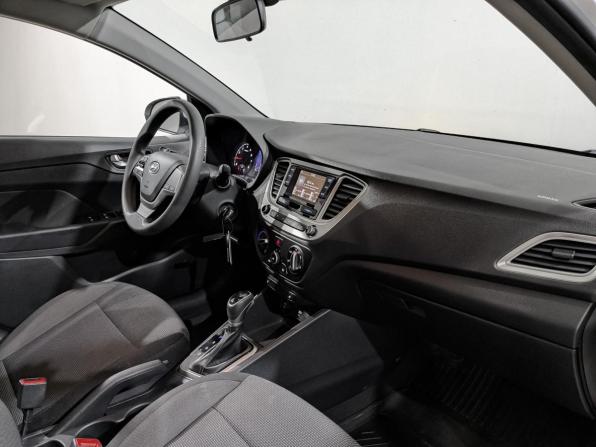 Hyundai Solaris II Рестайлинг с пробегом 2022 года, цена 1 660 000 рублей, 63919 км, седан, Автокод Объявления
