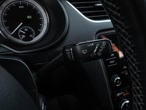 Skoda Octavia III (A7) Рестайлинг с пробегом 2017 года, цена 1 985 000 рублей, 173186 км, лифтбек, Автокод Объявления