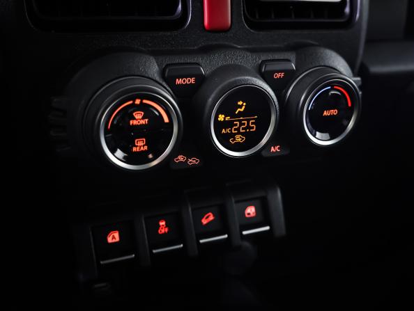 Suzuki Jimny IV с пробегом 2025 года, цена 3 390 000 рублей, 7757 км, внедорожник, Автокод Объявления