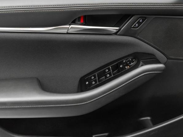 Mazda 3 IV (BP) с пробегом 2019 года, цена 2 230 000 рублей, 71708 км, седан, Автокод Объявления