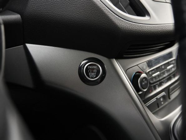 Ford Kuga II Рестайлинг с пробегом 2018 года, цена 1 750 000 рублей, 152708 км, внедорожник, Автокод Объявления