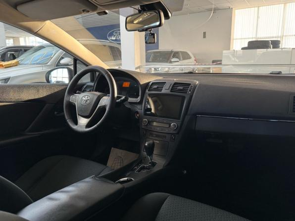 Toyota Avensis III с пробегом 2010 года, цена 1 030 000 рублей, 204550 км, седан, Автокод Объявления